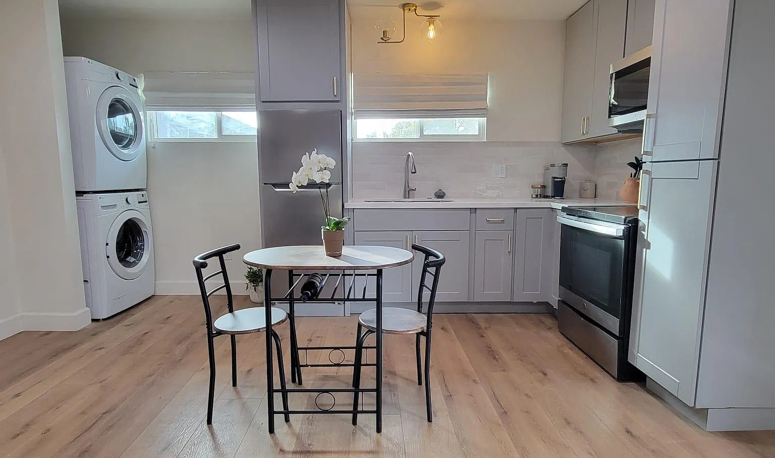 Studio, 420 sqft, $2,400 — Photo 4
