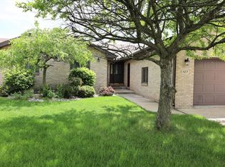 127 Juniper Dr, Schererville, IN 46375