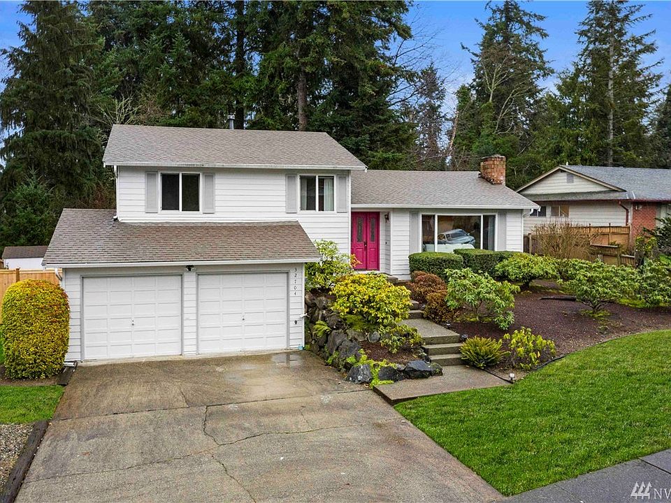 Welcome home to this meticulously maintained, one owner home located in the Twin Lakes area of Federal Way