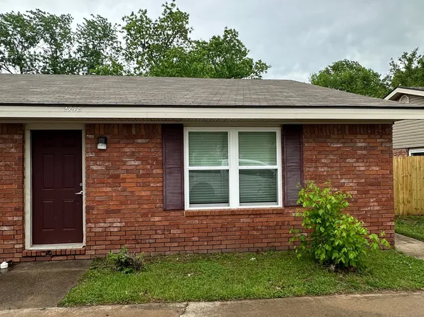 2748 N Arroyo Ave, Fayetteville, AR 72703