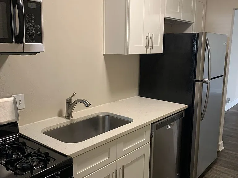 4111-4113 Walnut St — Photo 11