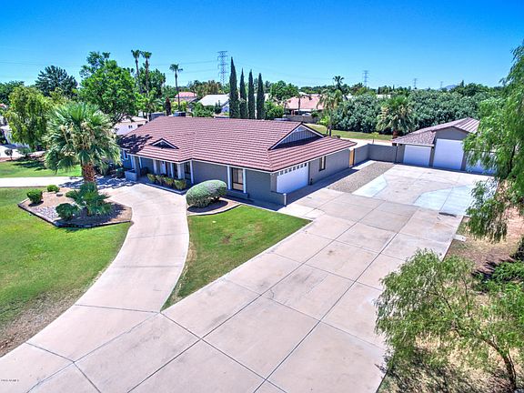 3rd image of 3909 E Emelita Ave