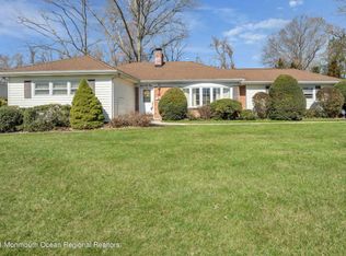 71 Rutledge Dr, Red Bank, NJ 07701