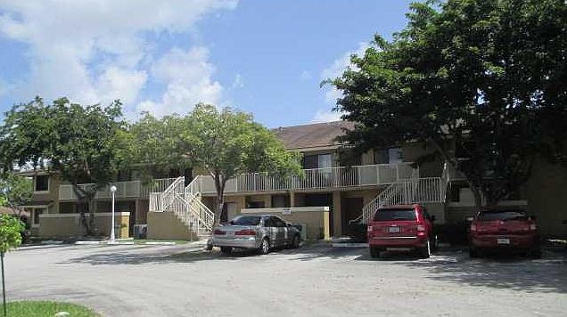 2nd image of 600 NW 214th St APT 104