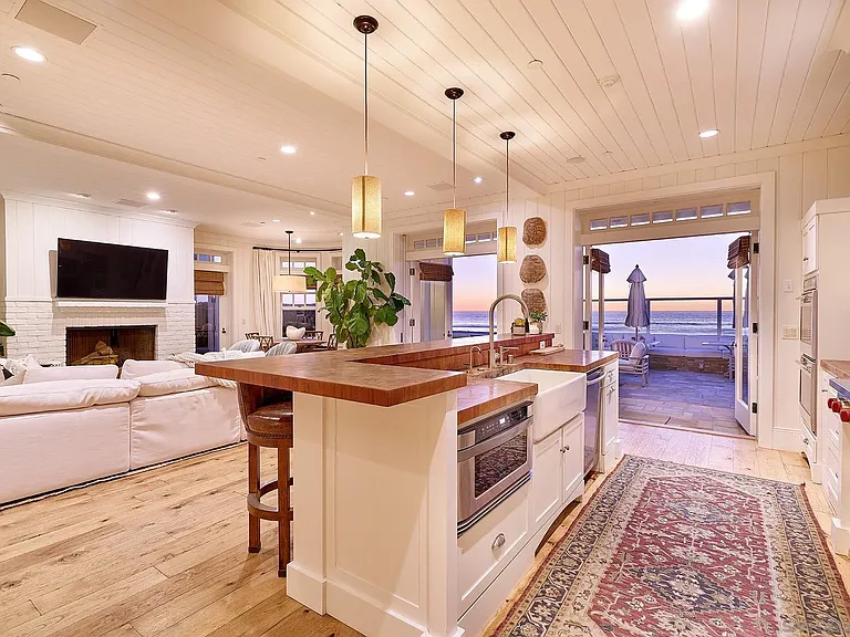 2720 Ocean Front — Photo 17