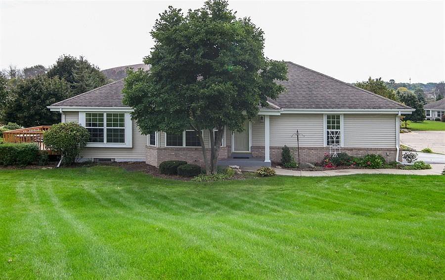 1st image of W140N9738 Knollcrest Cir