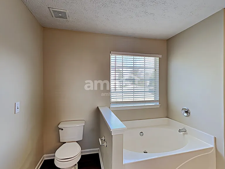 714 Baskins Cir — Photo 11