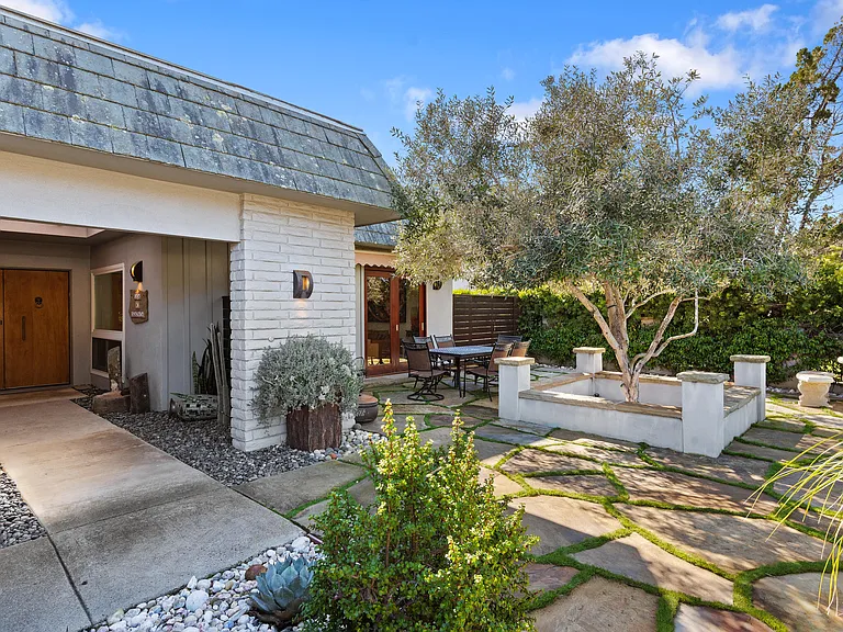 1251 Bel Air Dr — Photo 2