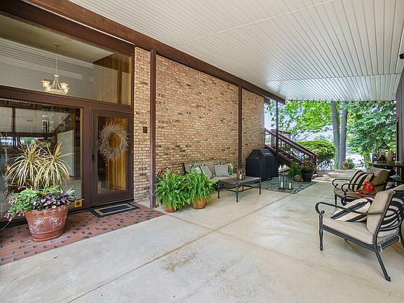 3rd image of 143 Honey Ln