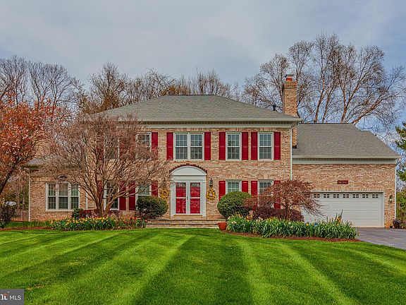 4th image of 17541 Applewood Ln