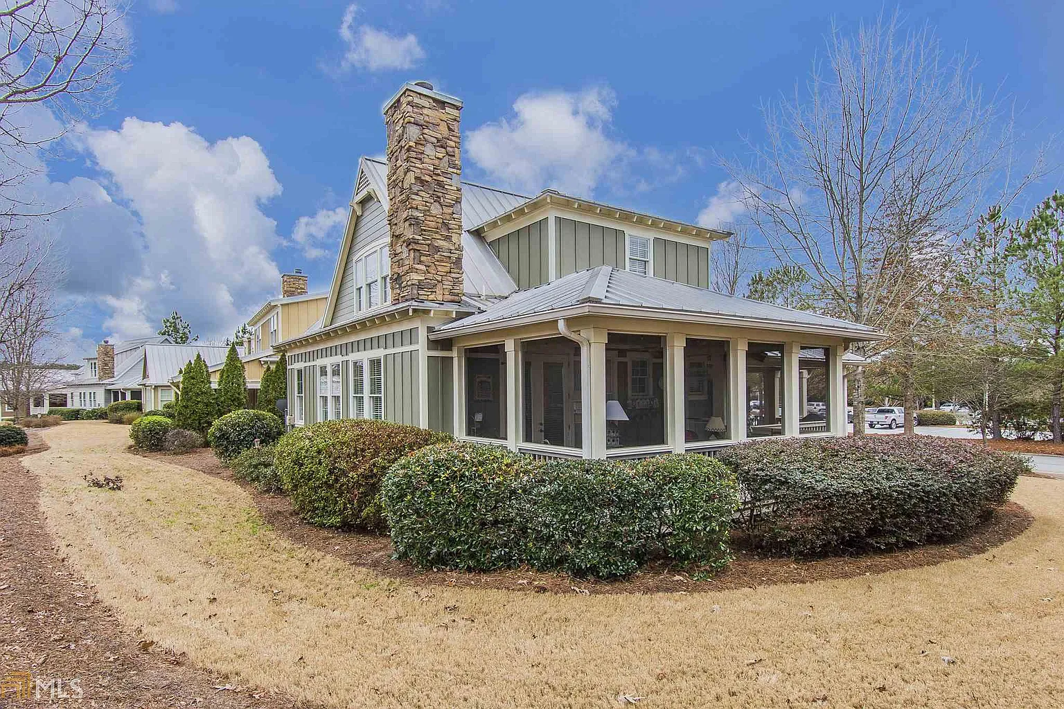 1050 Landing Dr photo 1