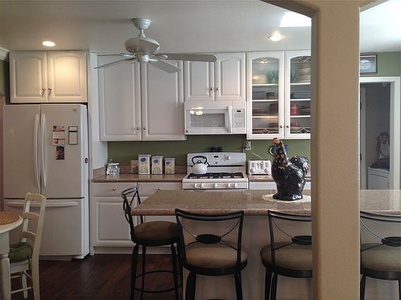 2nd image of 1551 McDermott Dr