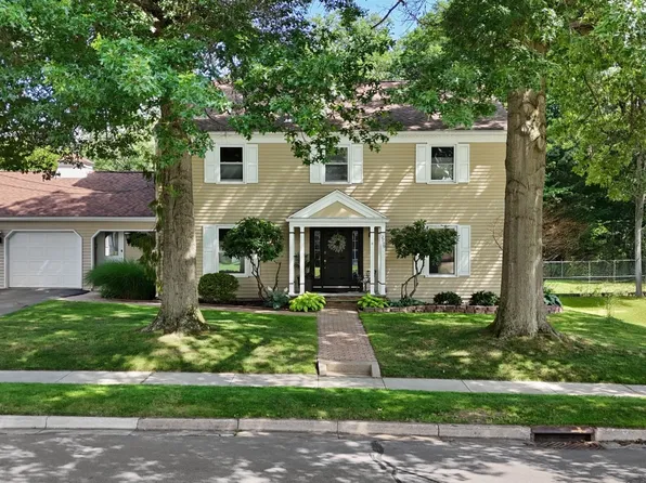 2739 Alexander St, Endwell, NY 13760