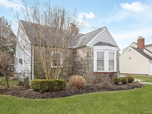 2nd image of 124 Greystone Road