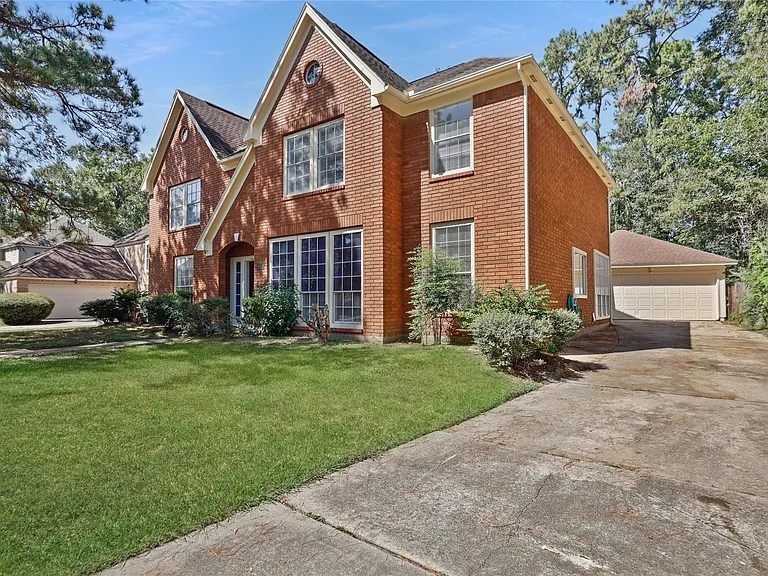 5803 Ancient Oaks Dr — Photo 2