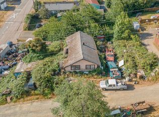 63764 Mullen Rd, Coos Bay, OR 97420