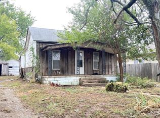 716 W 3rd St, Wellington, KS 67152
