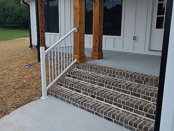 3rd image of 28 Cypress Cir