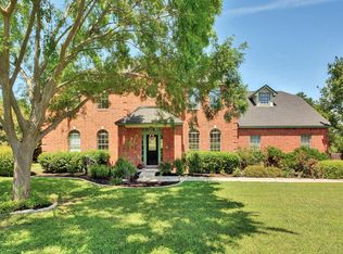 18 Woodland Ln, Round Rock, TX 78664