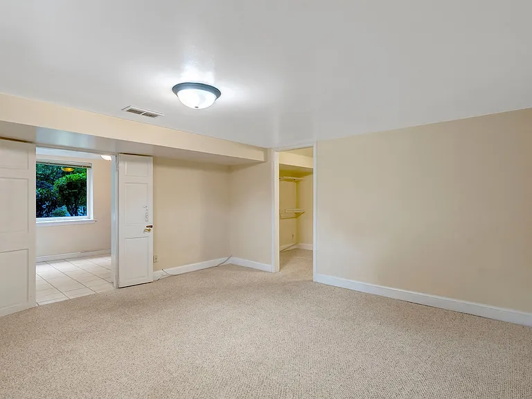 7030 Donna Cir — Photo 19