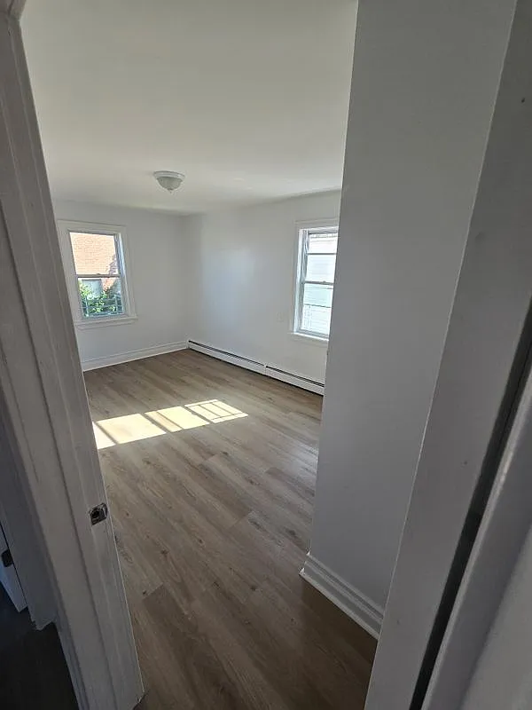 3 bed, 2.0 bath, 1217 sqft, $3,800 — Photo 4