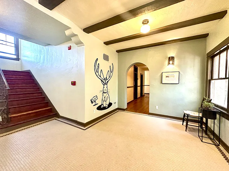 Don Martin Historic Apartments! — Photo 11