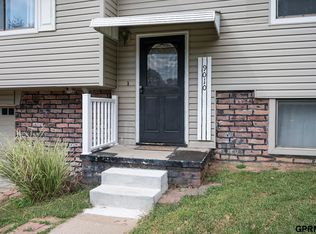 9010 Bayberry Rd, La Vista, NE 68128