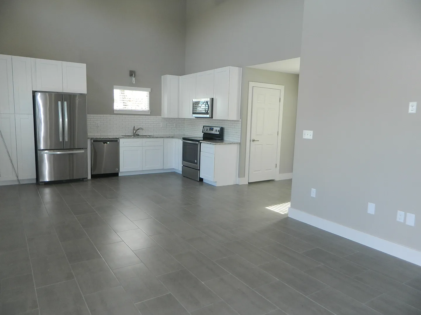 Engelhardt Properties2 (4401 Hank Ave) — Photo 3