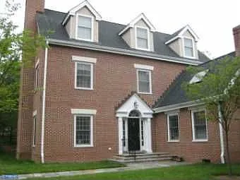 21 Governors Ln photo 1