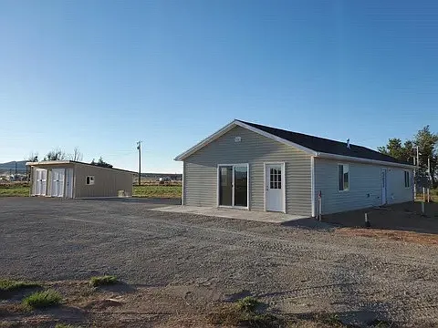 4916 N 3300 W