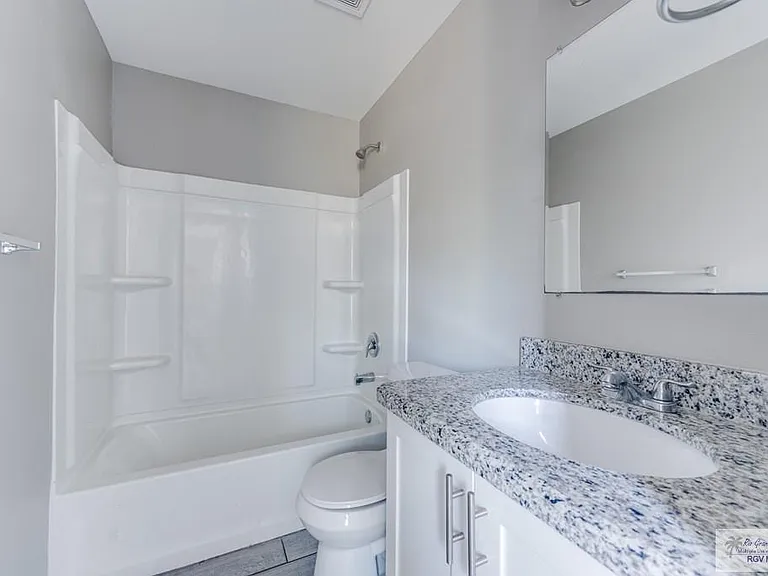 2107 Carlos Ave #A — Photo 17