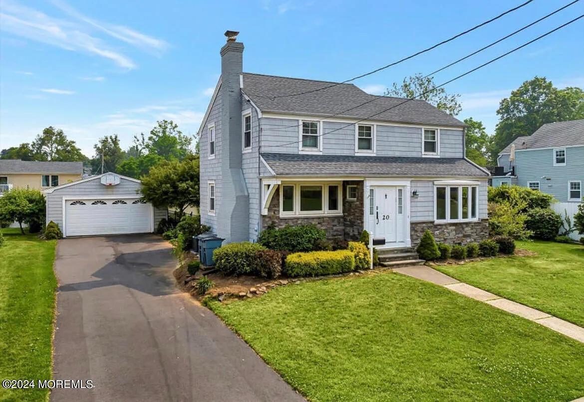 20 Clarence Avenue photo 1