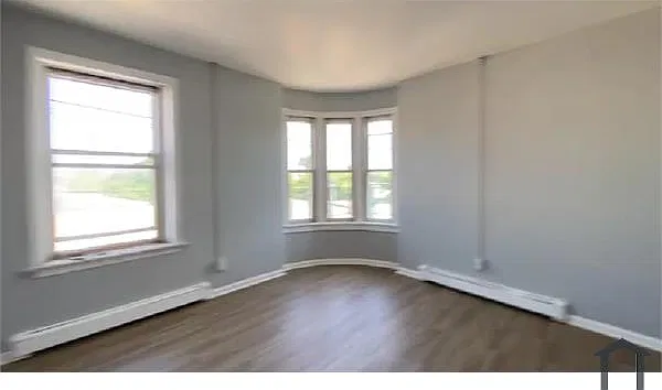 Building Photo 3