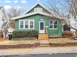 3071 S 32nd St, Omaha, NE 68105