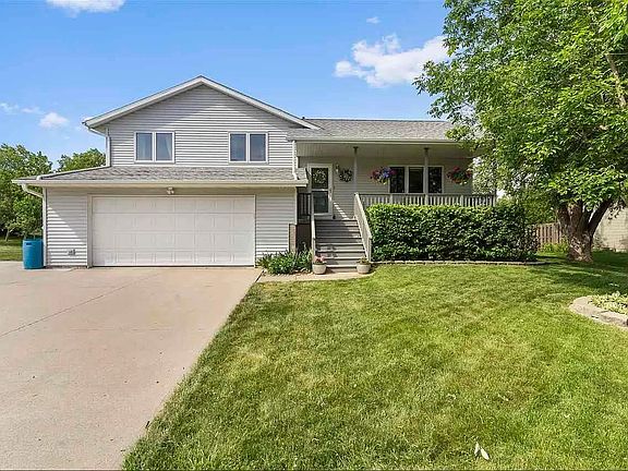2nd image of 1160 Saint Andrews Dr