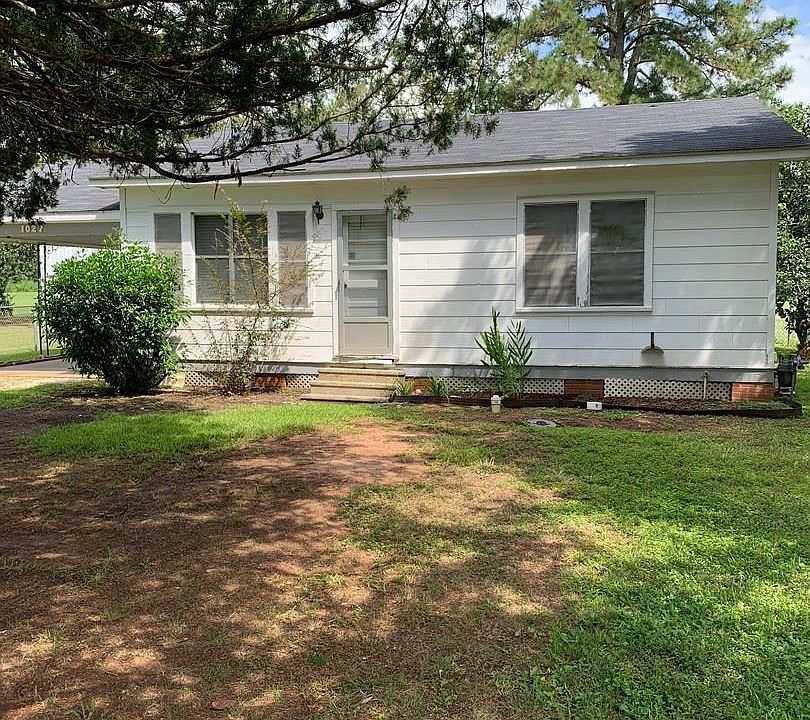 1st image of 1027 Robin St