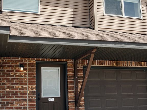 2nd image of 360 Lemmon Ln