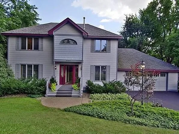 4142 Blueberry Knl, Eagan, MN 55123