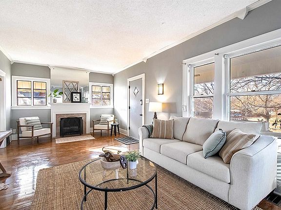 3rd image of 402 N Clifton Ave