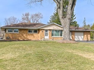 4225 N 160th St, Brookfield, WI 53005
