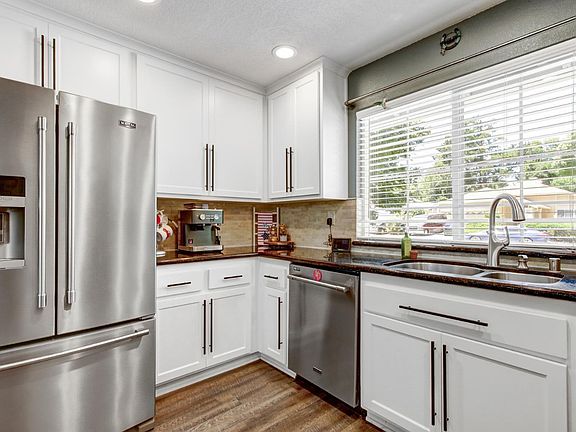 5th image of 3060 Stanhope Way