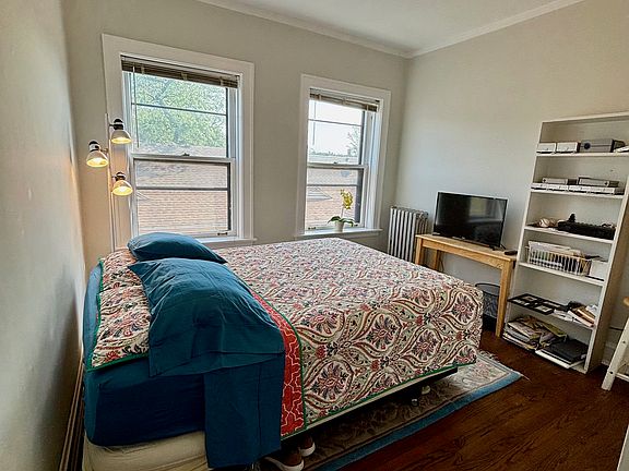 5th image of 442 Elmwood Ave APT 3