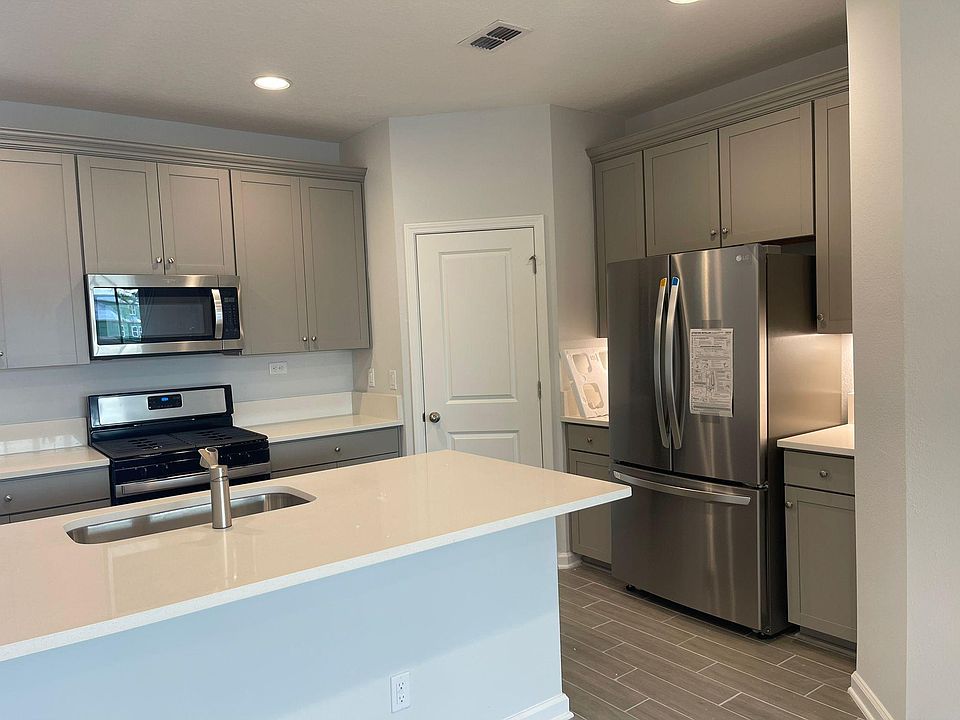 1st image of 258 Brandon Lakes Dr #258