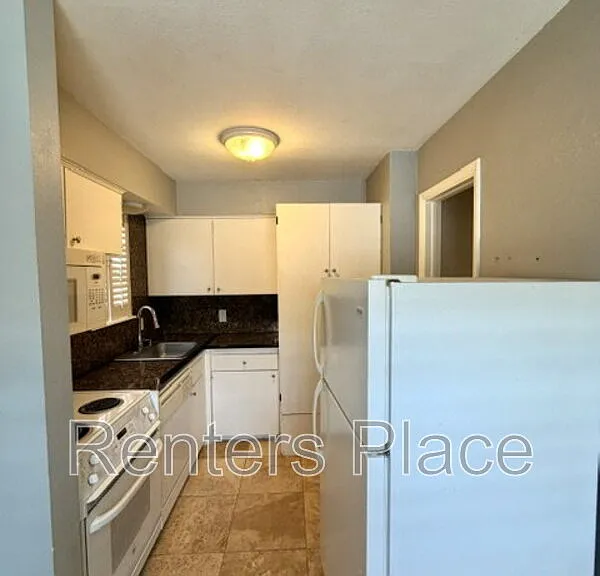 2418 E 59th Ct #4 — Photo 6
