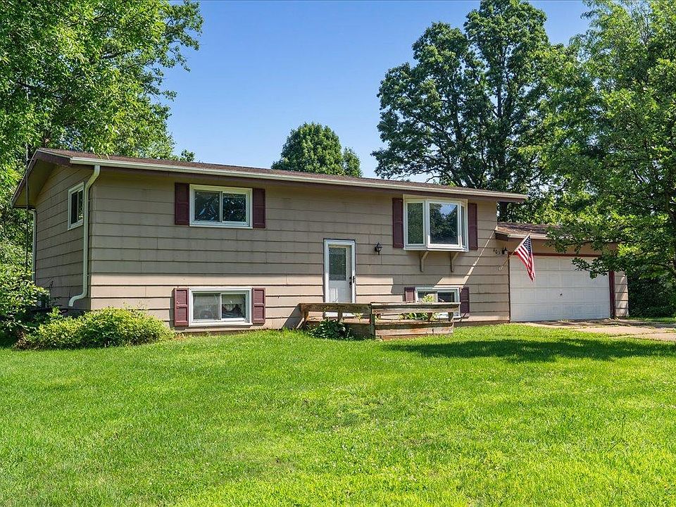 1st image of 403 Walnut Dr