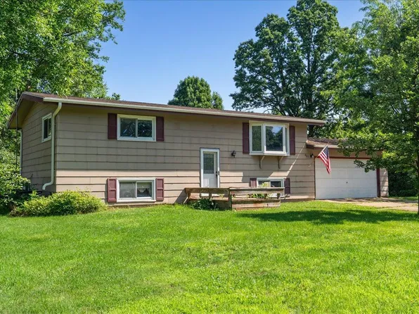 403 Walnut Dr, Woodville, WI 54028