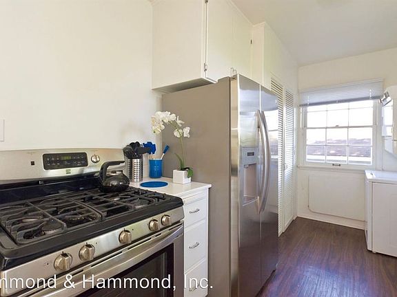 4th image of 863 Haverford Ave