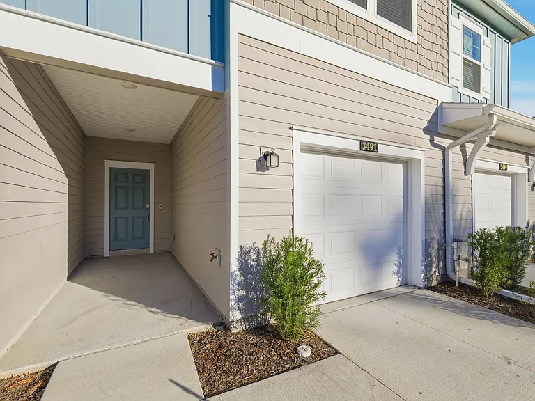 3491 SE 37th Ct — Photo 2