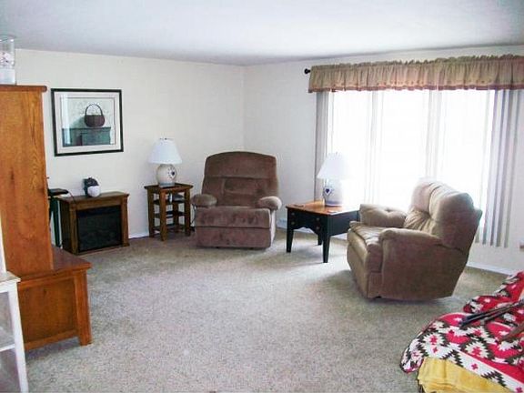 4th image of 1620 Oak Leaf Dr