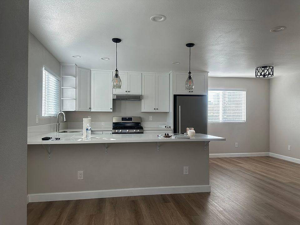 1st image of 5508 W 117th St